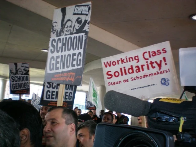 Schoonmakers Schiphol: “Onze rechten of wij staken!”
