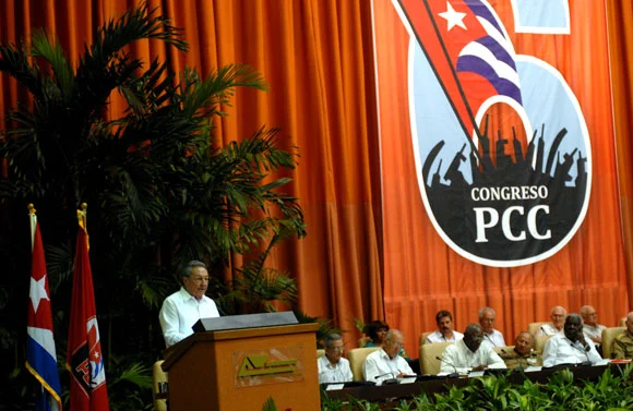Raul op 6e congres PCC Raul op 6e congres PCC