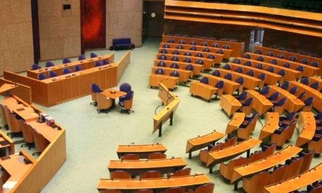 Lopend Vuurtje: ‘Misbruik en corruptie bij politici’