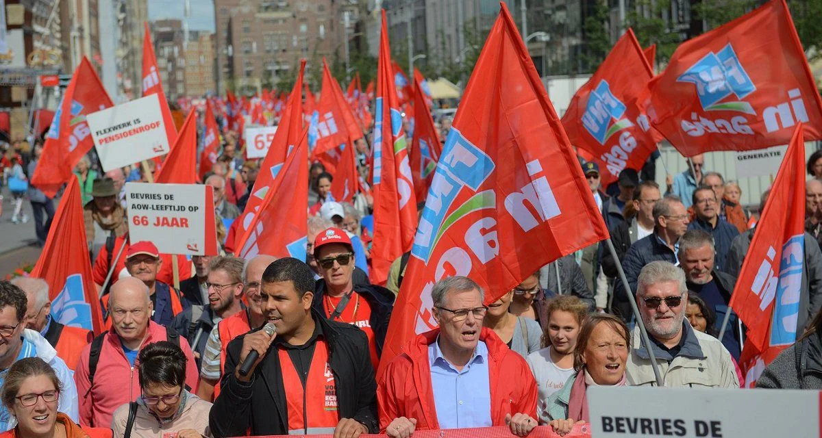 Solidariteitsverklaring CJB en NCPN met stakend personeel van OV en bedrijven