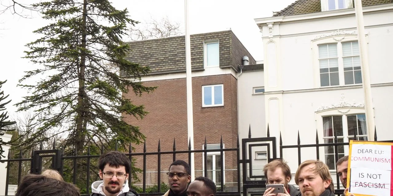 Actie bij Poolse ambassade tegen de vervolging van communisten