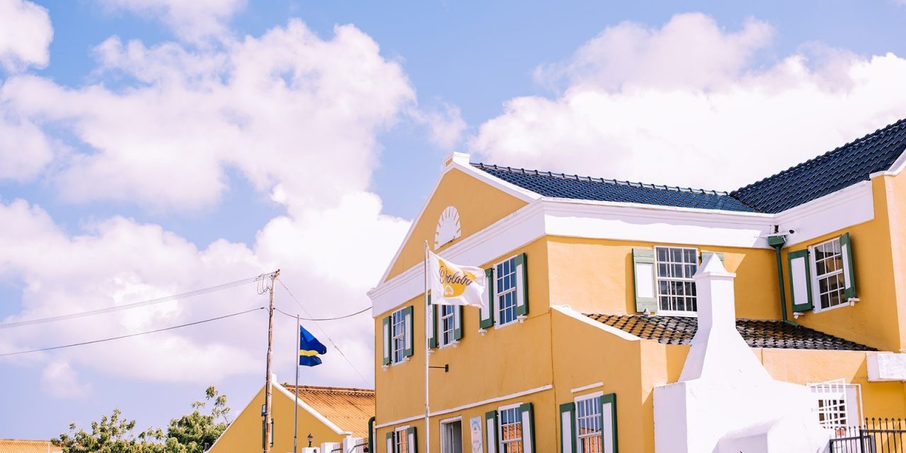 Nederlandse regering mengt zich opnieuw in Curaçao
