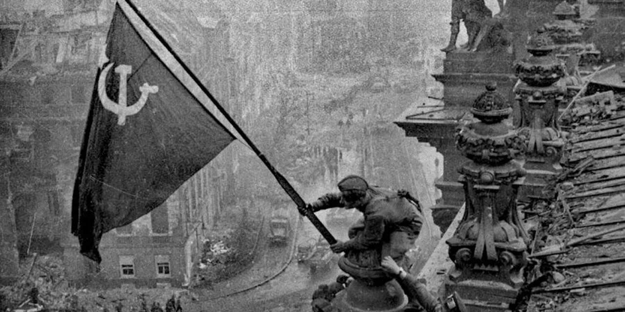 Rode Vlag, Zwarte As, De Antifascistische Overwinning