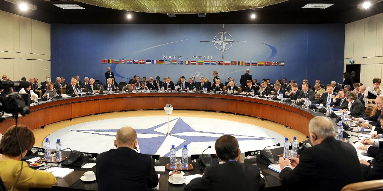 De volkeren moeten de strijd tegen de NAVO en de imperialistische plannen versterken!