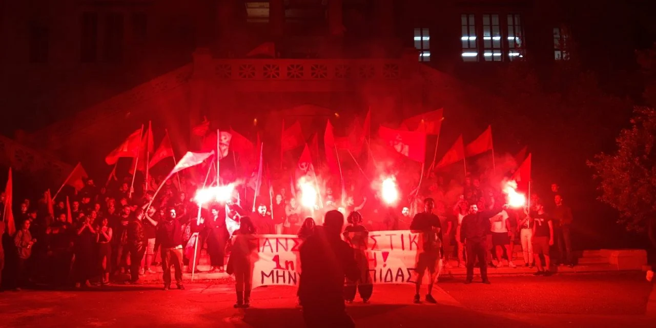 Griekse communistische jongeren (KNE) winnen bij studentenverkiezingen