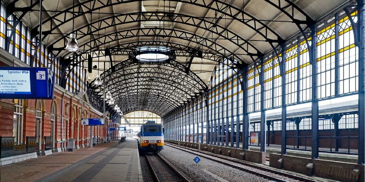 Solidair met het stakende personeel van NS