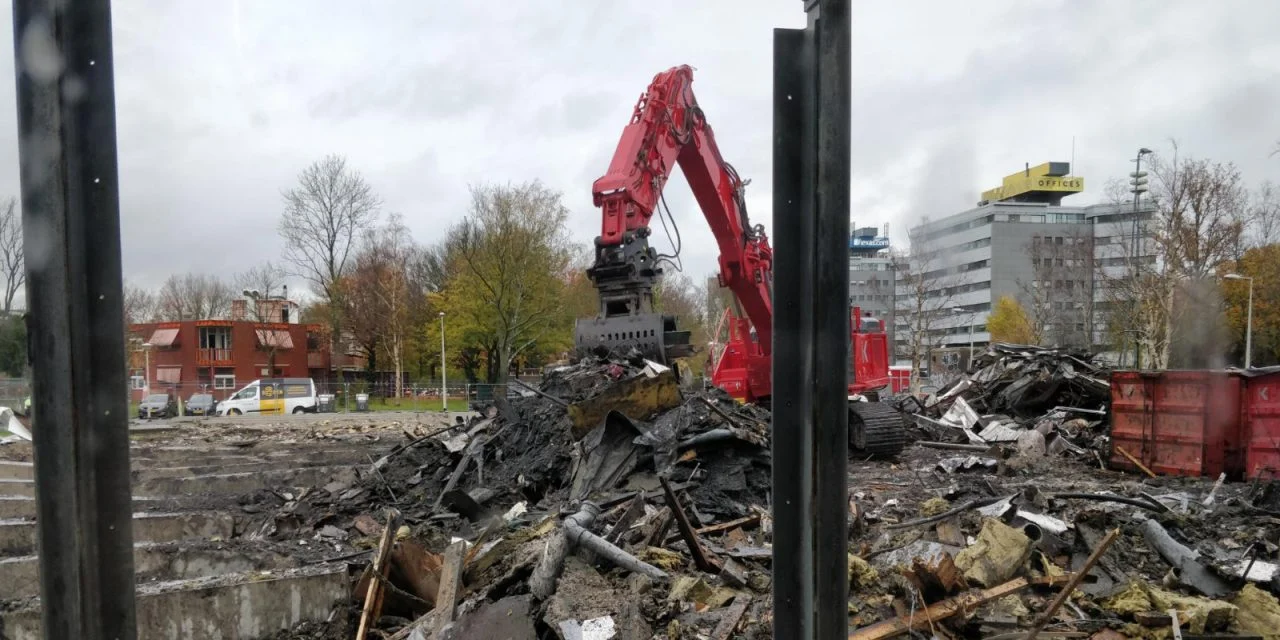 Riekerhaven: meer dan 135 dakloos — en waarvoor?