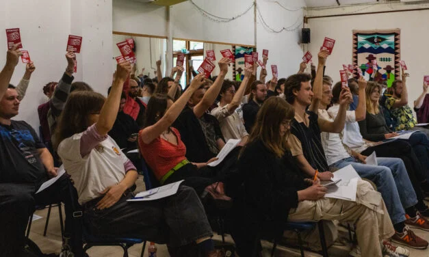 CJB-conferentie: ‘Communist zijn is onlosmakelijk verbonden met ideologisch werk’